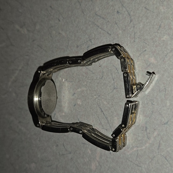 Bill Blass women's watch two tone - Picture 3 of 5